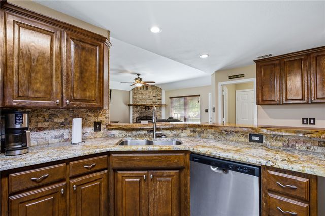 119 Harli Drive, Trenton, TX 75490