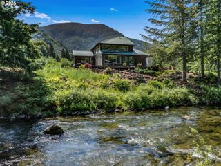 24940 E TILLICUM St, Welches, OR 97067