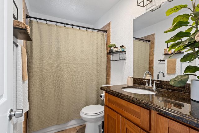 3720 Lowry Dr, North Highlands, CA 95660