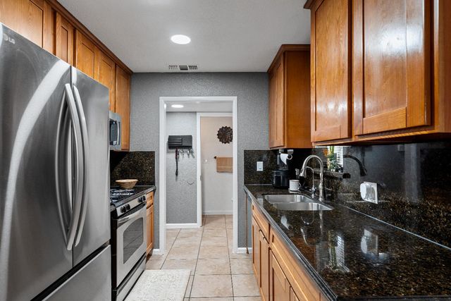 3720 Lowry Dr, North Highlands, CA 95660