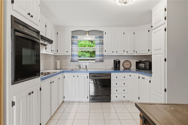 35 Superior View Boulevard, North Providence, RI 02911