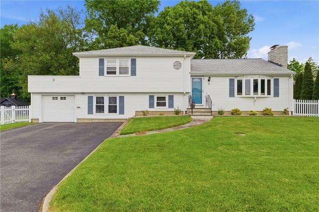 35 Superior View Boulevard, North Providence, RI 02911
