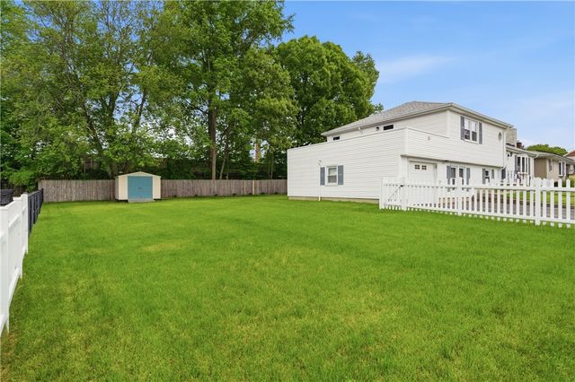 35 Superior View Boulevard, North Providence, RI 02911