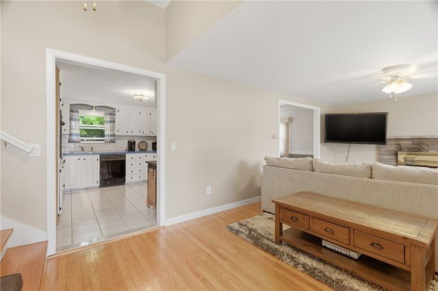 35 Superior View Boulevard, North Providence, RI 02911