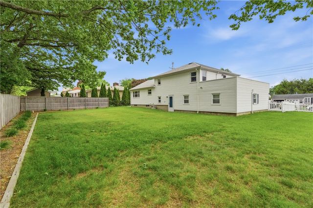 35 Superior View Boulevard, North Providence, RI 02911