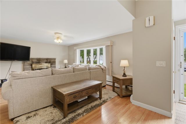 35 Superior View Boulevard, North Providence, RI 02911