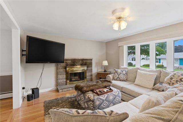 35 Superior View Boulevard, North Providence, RI 02911