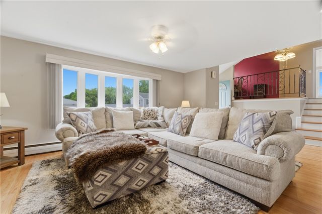35 Superior View Boulevard, North Providence, RI 02911