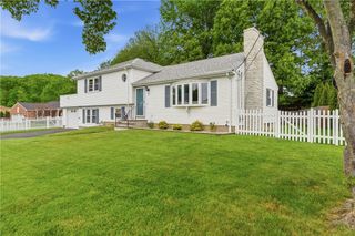 35 Superior View Boulevard, North Providence, RI 02911