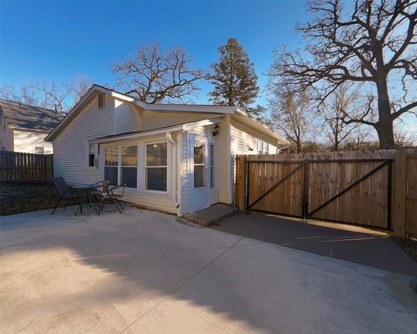 336 E Broad Street, Des Moines, IA 50315