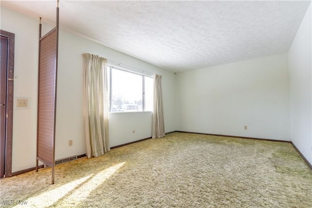 8695 Lansdale Avenue NW, North Canton, OH 44720