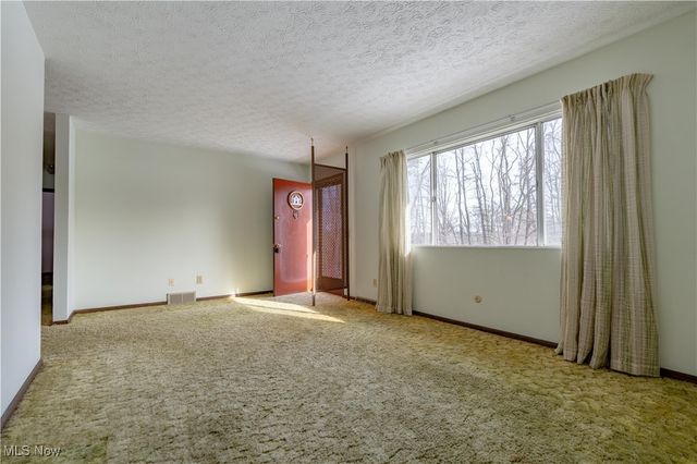 8695 Lansdale Avenue NW, North Canton, OH 44720