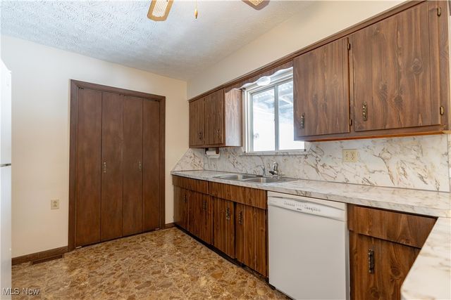 8695 Lansdale Avenue NW, North Canton, OH 44720