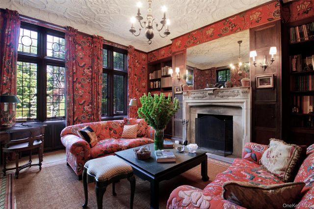 107 Bayview Road, Manhasset, NY 11030