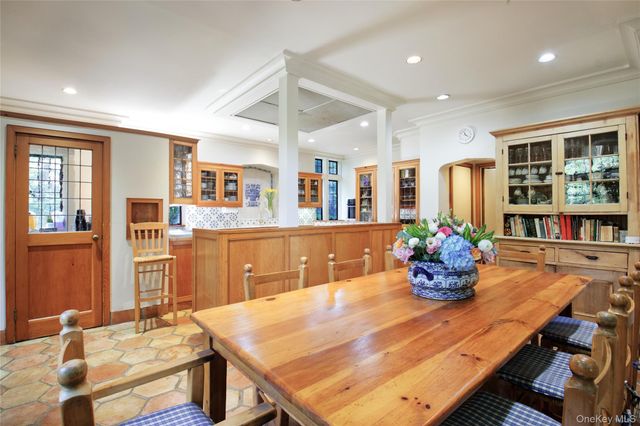 107 Bayview Road, Manhasset, NY 11030