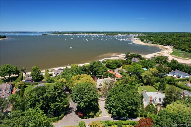 107 Bayview Road, Manhasset, NY 11030