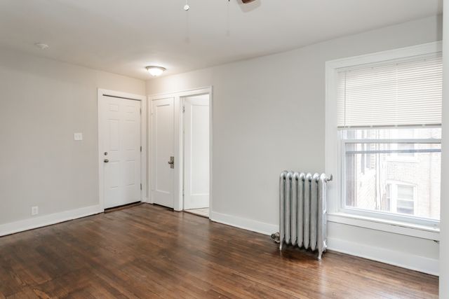 6949 S Paxton Avenue 3C, Chicago, IL 60649