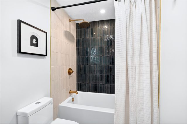 130 Fox Run Rd, Cranberry Twp, PA 16066