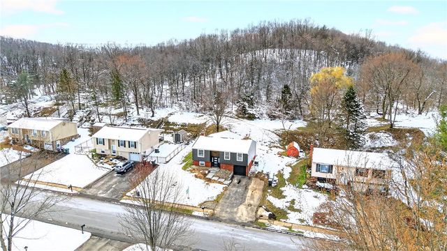 130 Fox Run Rd, Cranberry Twp, PA 16066