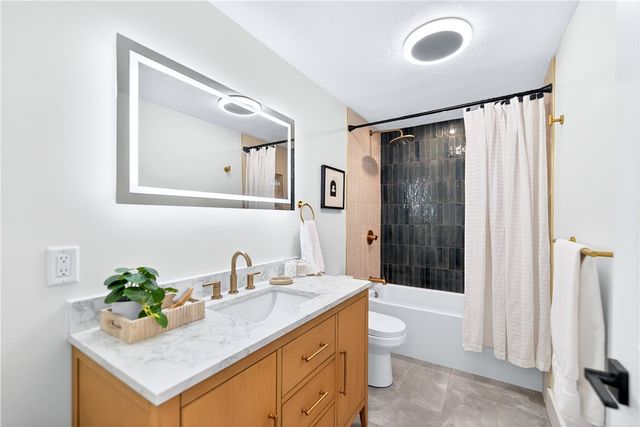 130 Fox Run Rd, Cranberry Twp, PA 16066