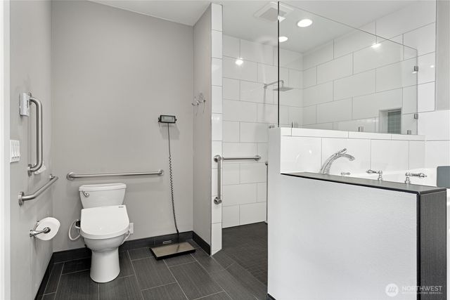 1253 Beach Drive E, Port Orchard, WA 98366