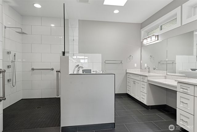 1253 Beach Drive E, Port Orchard, WA 98366