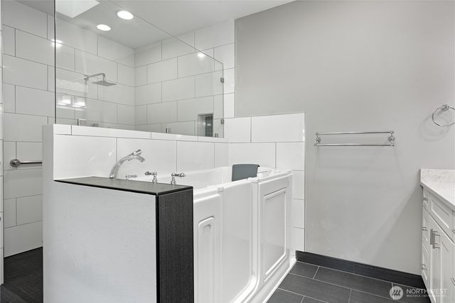 1253 Beach Drive E, Port Orchard, WA 98366