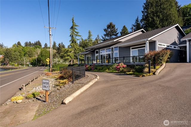 1253 Beach Drive E, Port Orchard, WA 98366