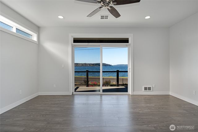 1253 Beach Drive E, Port Orchard, WA 98366