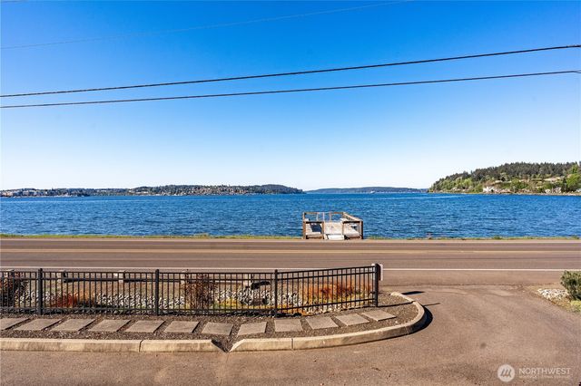 1253 Beach Drive E, Port Orchard, WA 98366