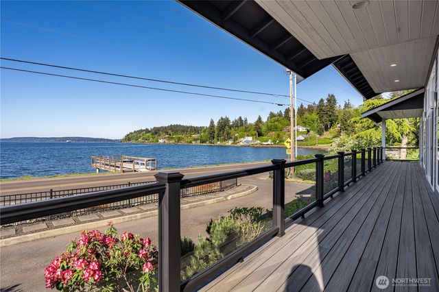1253 Beach Drive E, Port Orchard, WA 98366