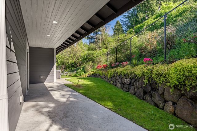 1253 Beach Drive E, Port Orchard, WA 98366