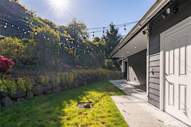 1253 Beach Drive E, Port Orchard, WA 98366