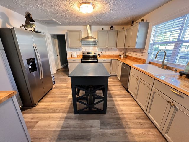 502 E Market St, Decherd, TN 37324