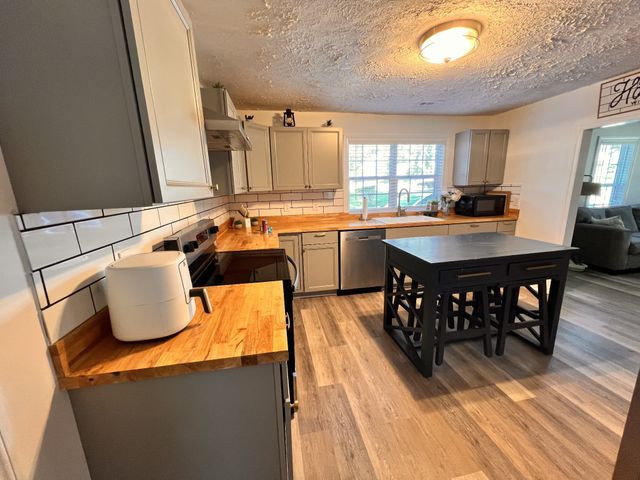 502 E Market St, Decherd, TN 37324