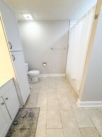 502 E Market St, Decherd, TN 37324