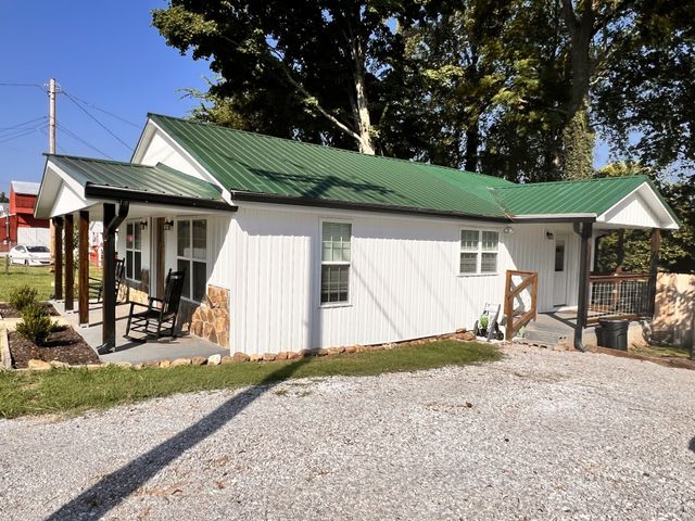 502 E Market St, Decherd, TN 37324
