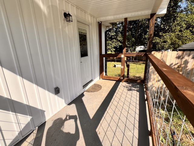 502 E Market St, Decherd, TN 37324