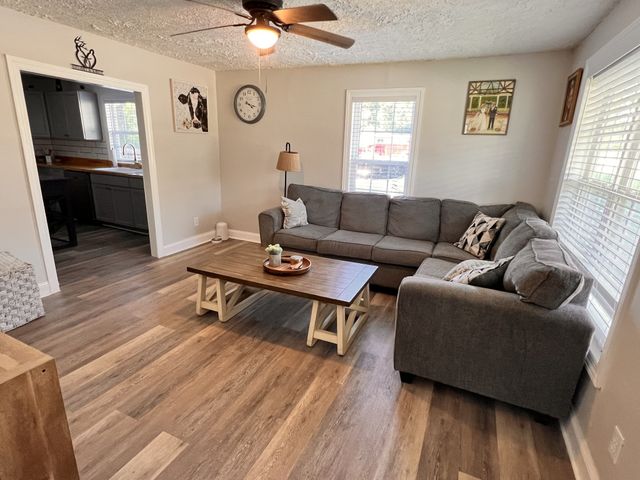 502 E Market St, Decherd, TN 37324