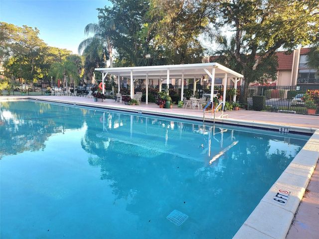 8260 SW 24TH Street 6214, North Lauderdale, FL 33068