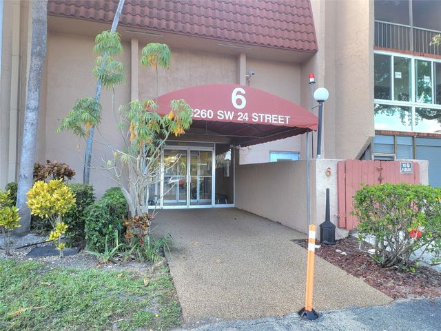 8260 SW 24TH Street 6214, North Lauderdale, FL 33068