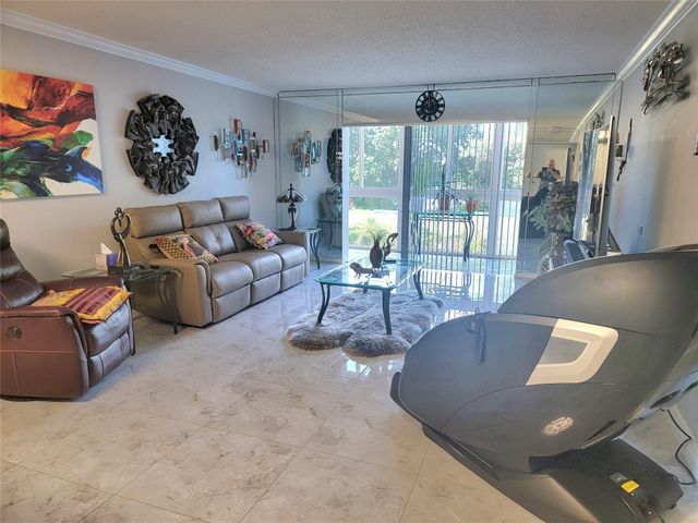 8260 SW 24TH Street 6214, North Lauderdale, FL 33068