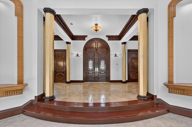 4505 Tour 18 Drive, Flower Mound, TX 75022