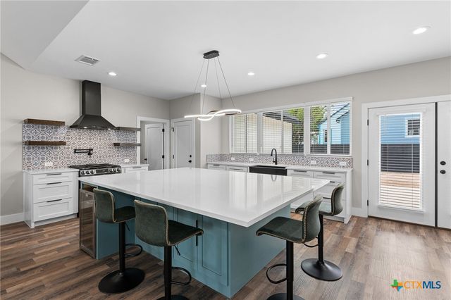 2204 Magnolia Drive, Round Rock, TX 78664