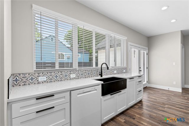 2204 Magnolia Drive, Round Rock, TX 78664