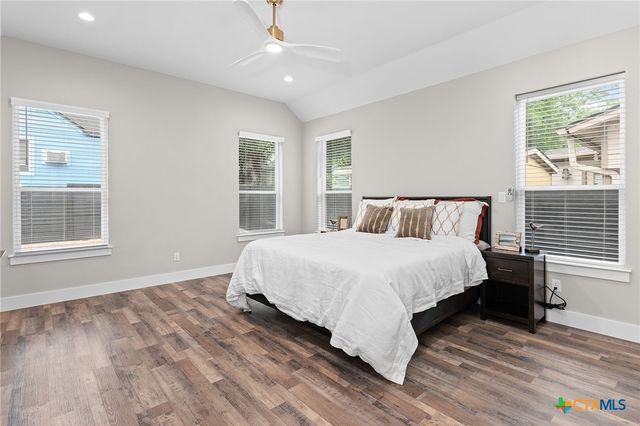 2204 Magnolia Drive, Round Rock, TX 78664