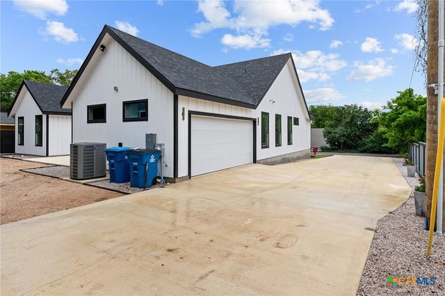 2204 Magnolia Drive, Round Rock, TX 78664