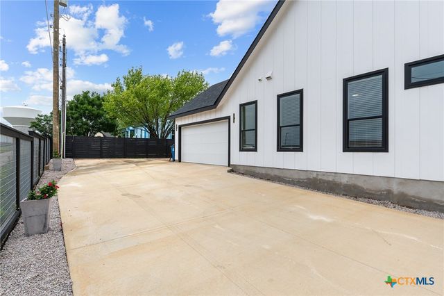 2204 Magnolia Drive, Round Rock, TX 78664