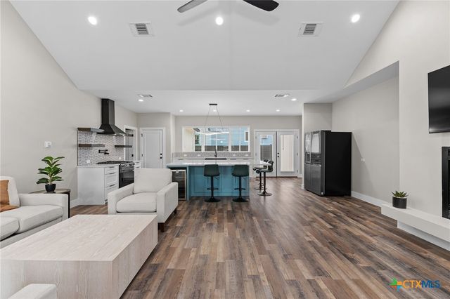 2204 Magnolia Drive, Round Rock, TX 78664