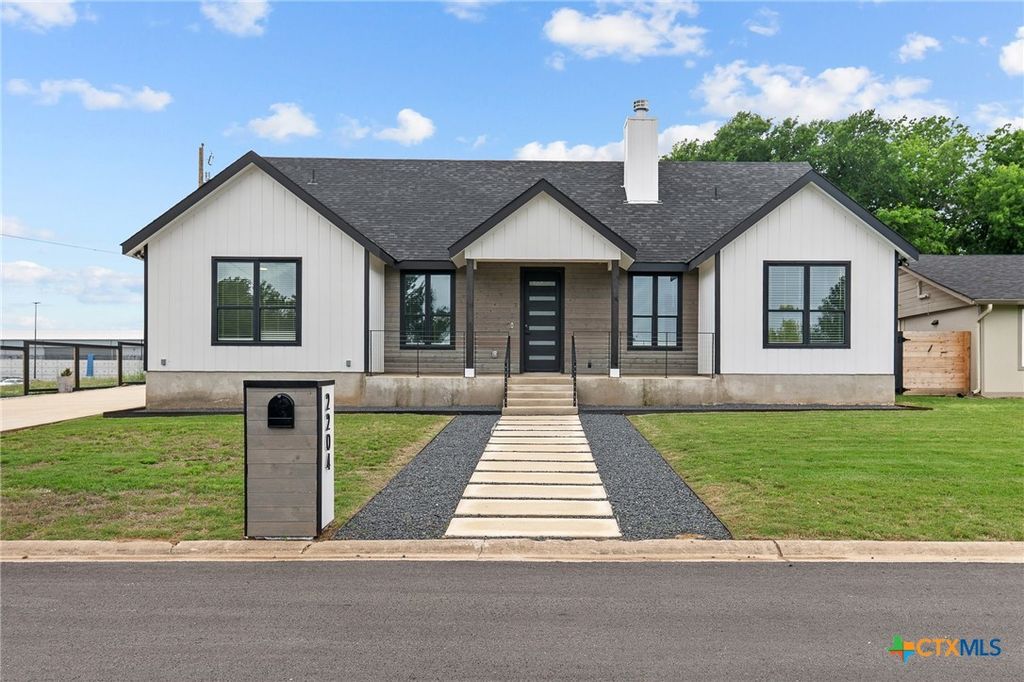2204 Magnolia Drive, Round Rock, TX 78664